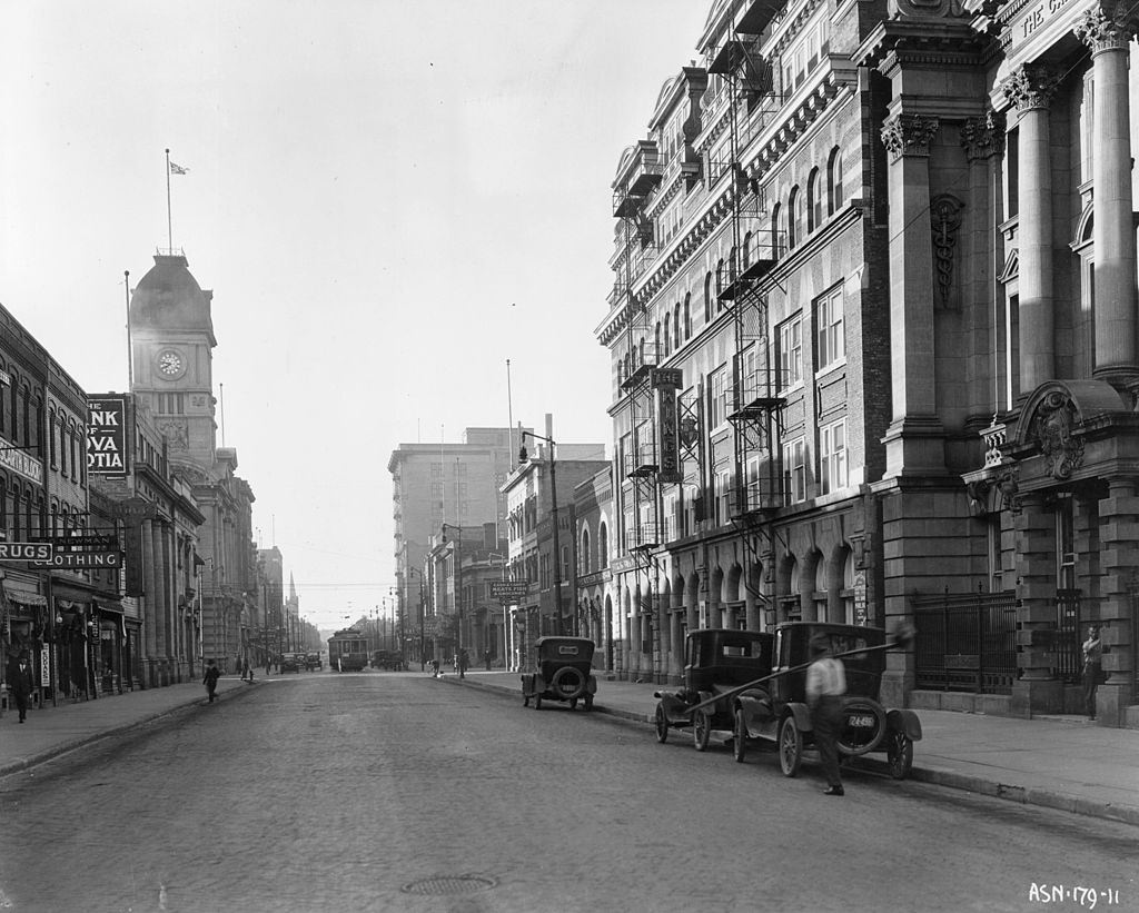 Scarth Street, a busy shopping street in Regina, Saskatchewan, 1920s.