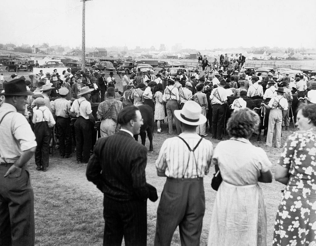 A crowd gathered at the Weyburn Fair, Weyburn, Saskatchewan, 1916.