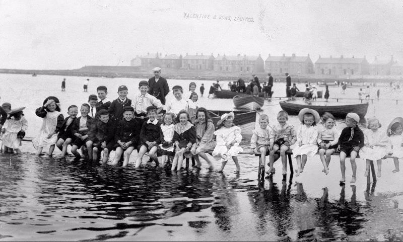 School outing at beach, 1907.