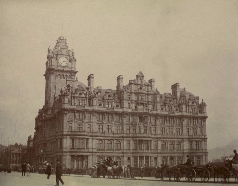 View of the North British Railway Hotel, Edinburgh, c. 1902.