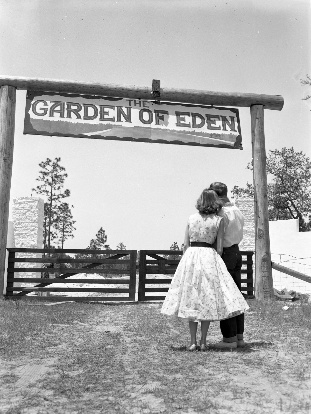 Couple at the Garden of Eden near Bristol, Florida – March 7, 1953