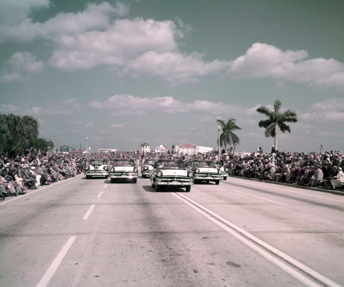 Highway patrol cars in the Tampa Gasparilla parade, 1954