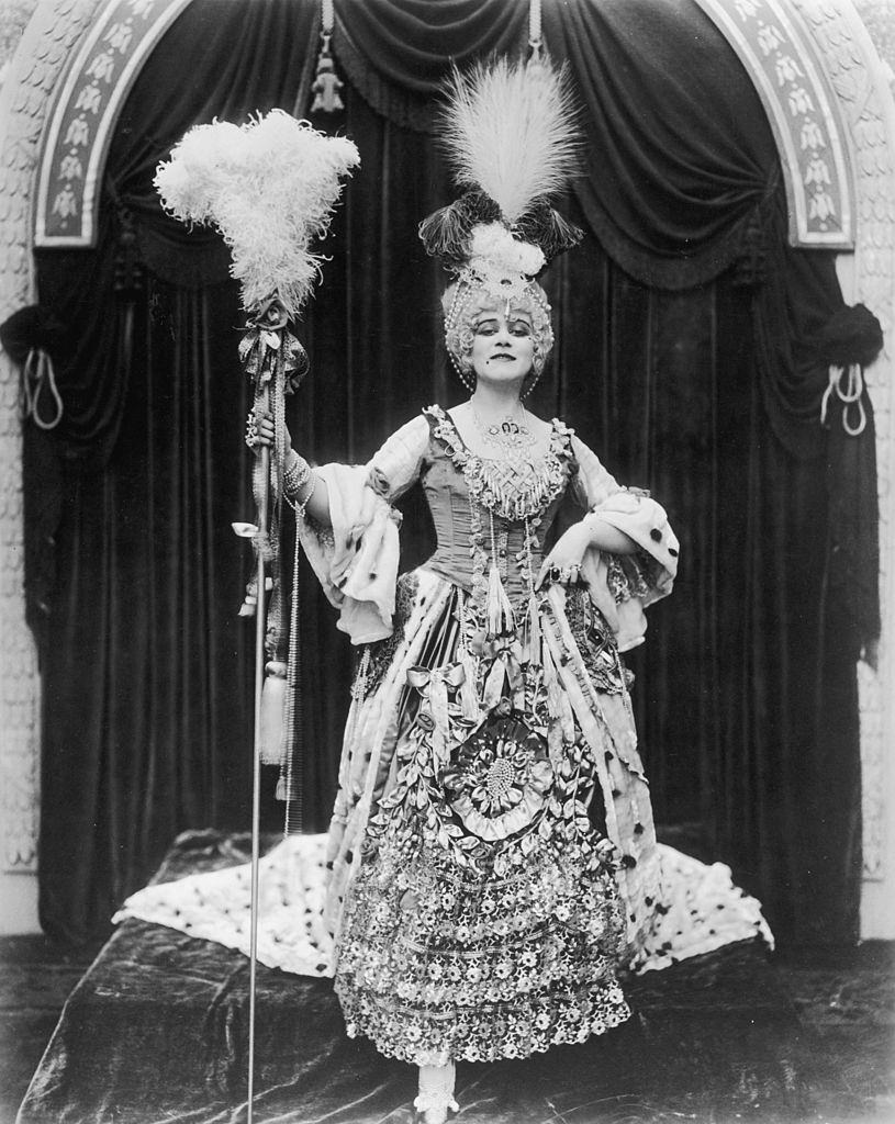 Theda Bara in costume as Madame Du Barry in the movie 'Madame Du Barry', 1917.