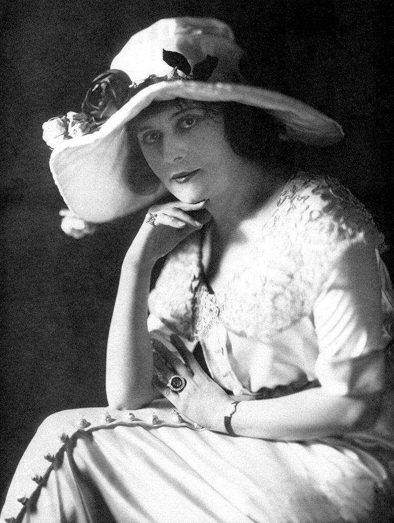 Theda Bara wearing a hat, 1920.