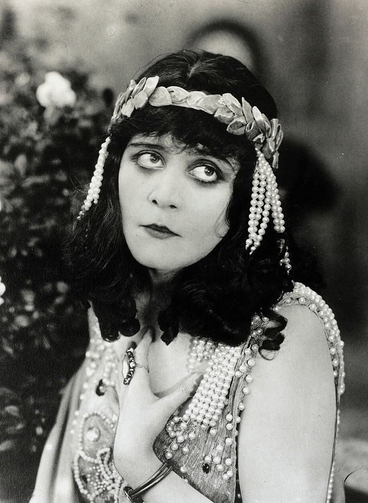 Theda Bara, 1910.