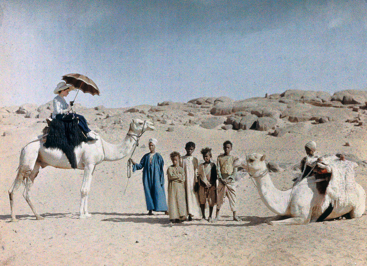 Paneth's wife Else on their honeymoon in Cairo. 1913