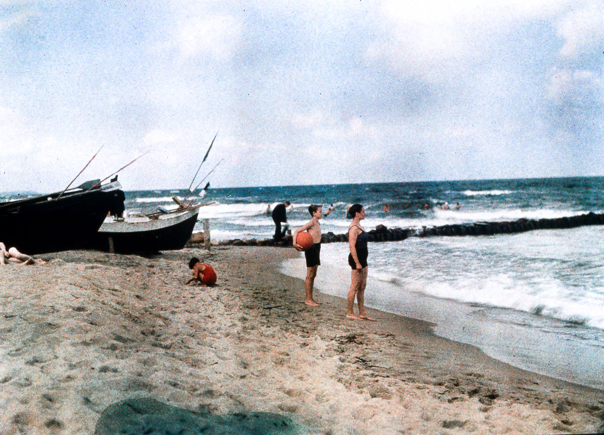 Heinz and Else looking out to sea.c. 1925