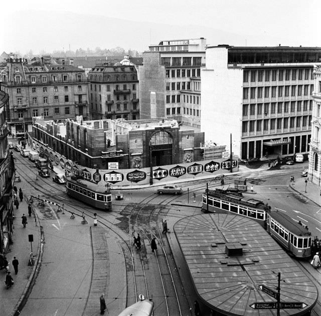 Demolition of the bank association at the Paradeplatz, Zürich, 1956