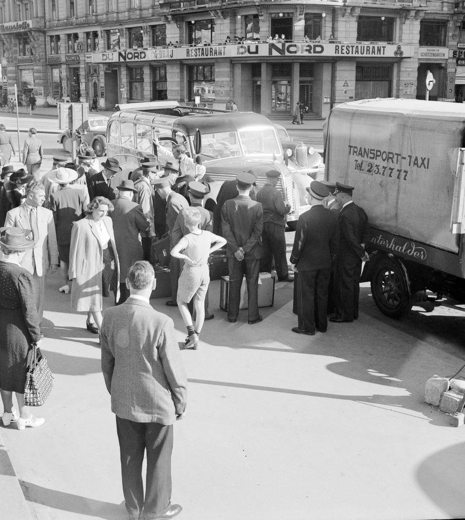 Zurich Bahnhofplatz, 1950.