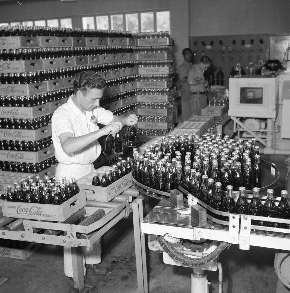 Coca-Cola filling plant in Zurich, 1951.