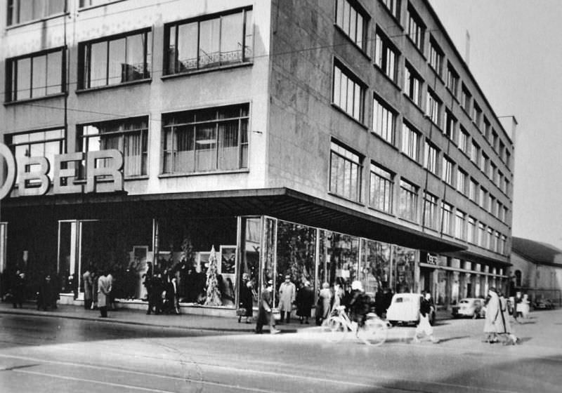 The fashion house Robert Ober in Zürich at the Gessnerallee and Sihlbrücke, 1953