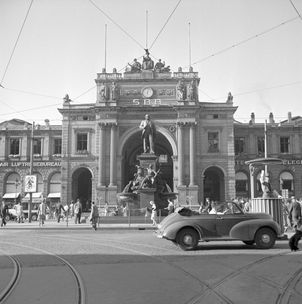 Zürich Main Station, 1952.