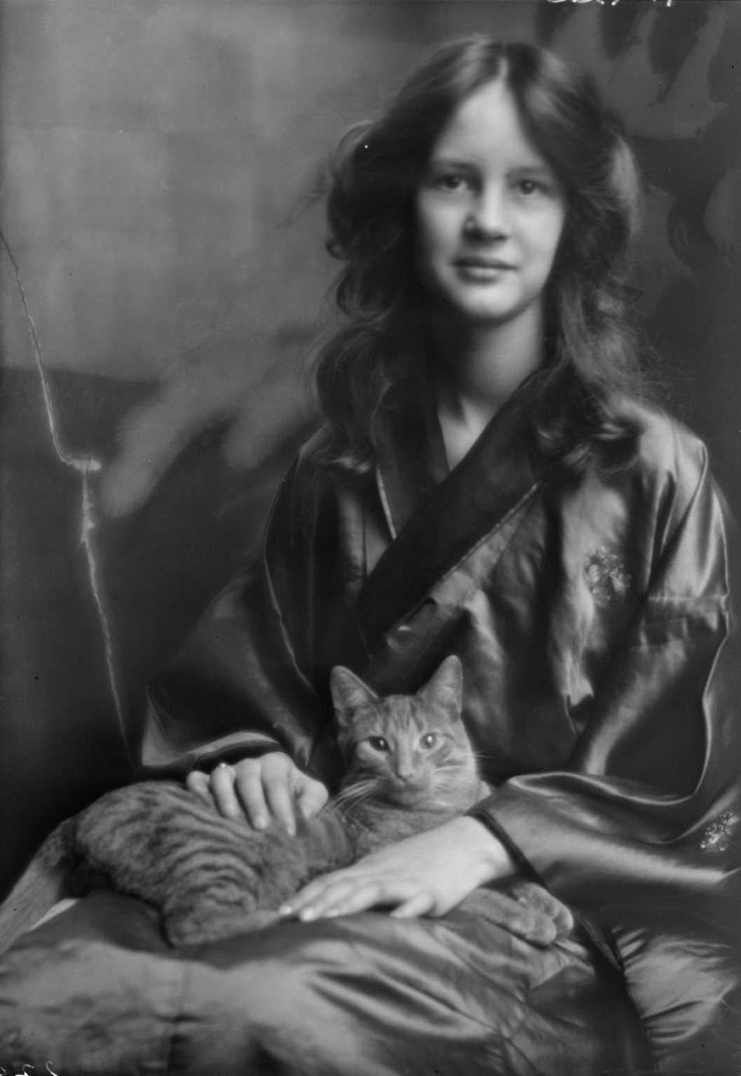 Buzzer the Studio Cat: A Photographer Used His Cuddly Cat as Adorable Prop In the 1900s