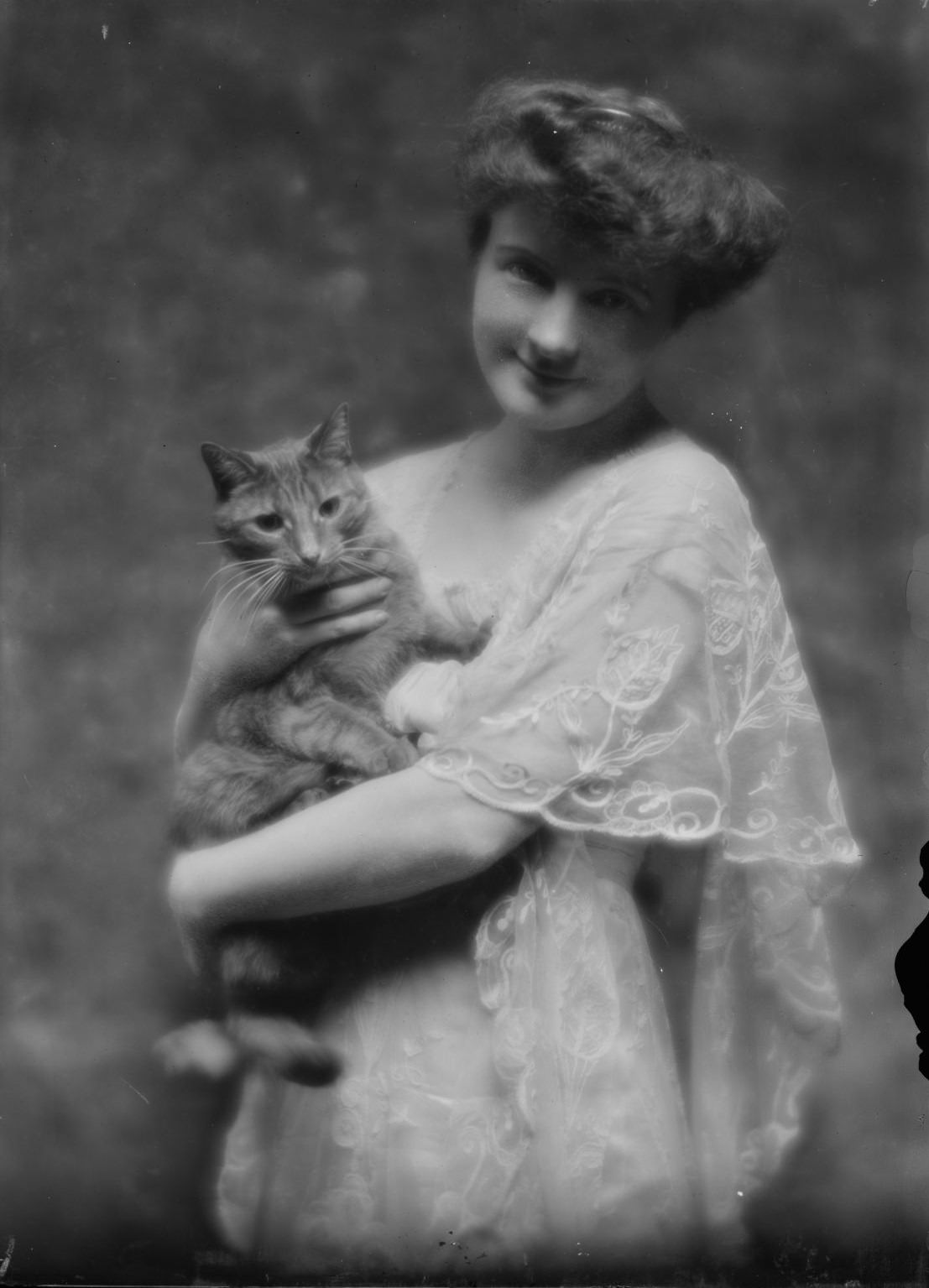 Buzzer the Studio Cat: A Photographer Used His Cuddly Cat as Adorable Prop In the 1900s