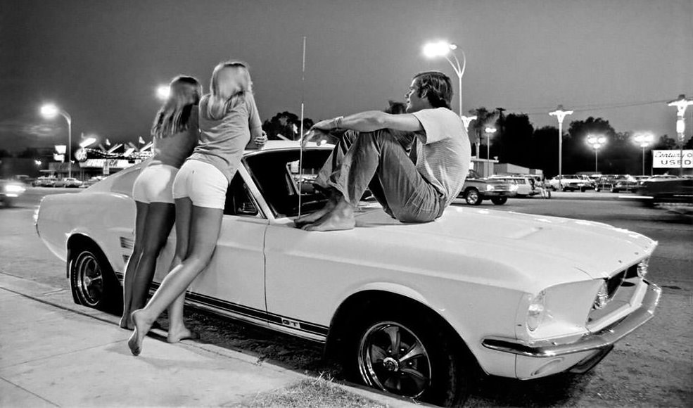 Cruising Van Nuys Boulevard