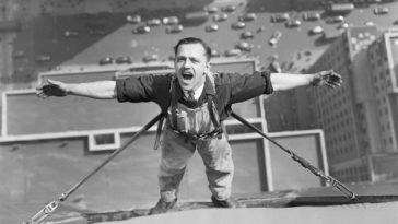 These Daredevil Construction Photos of Empire State Building Will Give You Vertigo