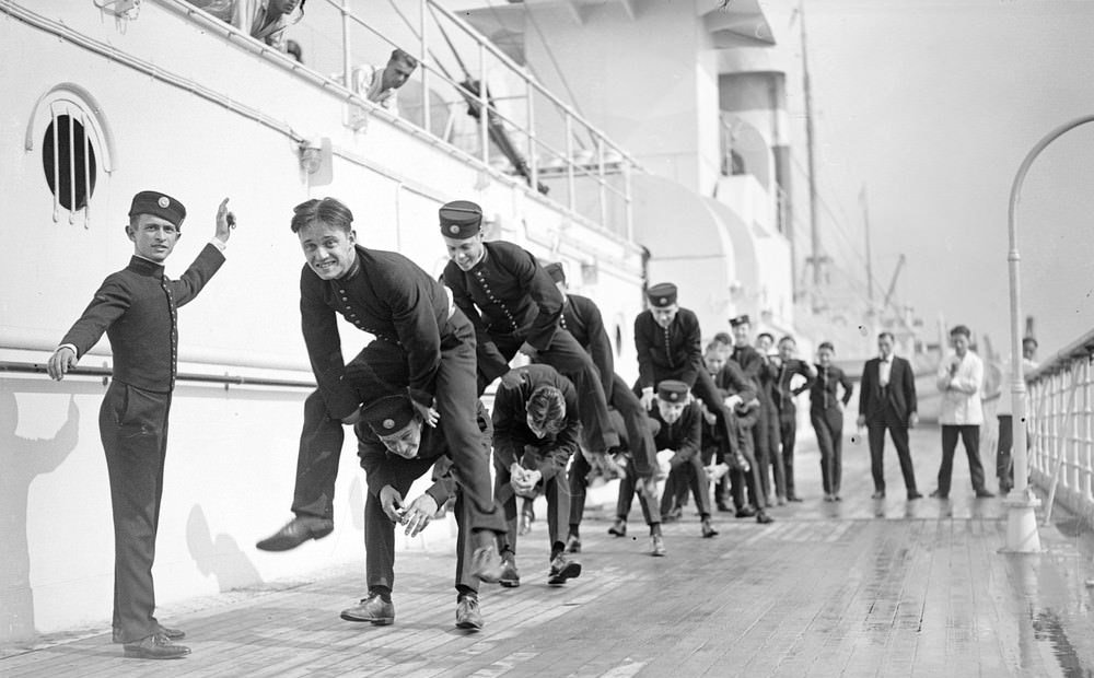 People playing Leapfrog game