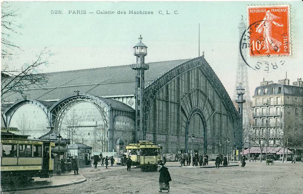 La Galerie des Machines. 1899.