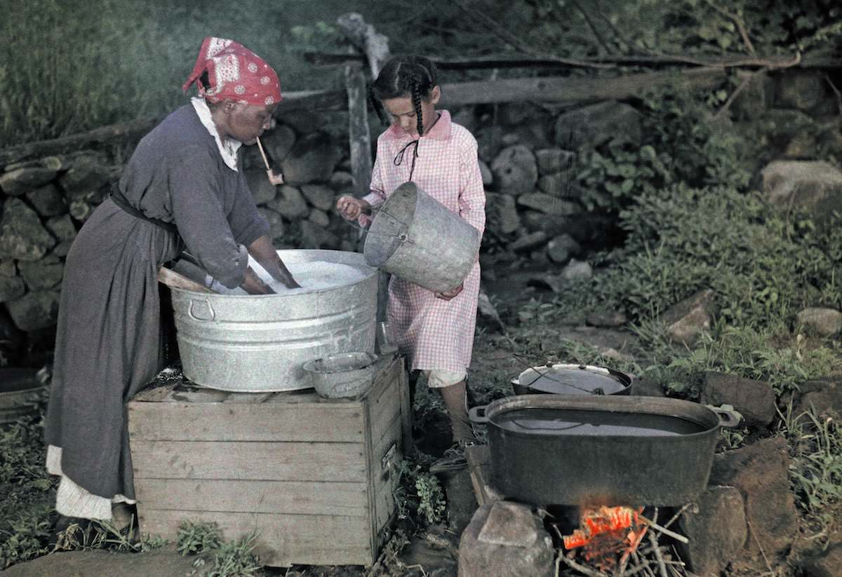 A woman with a teenager washes on the street in Sperryville.