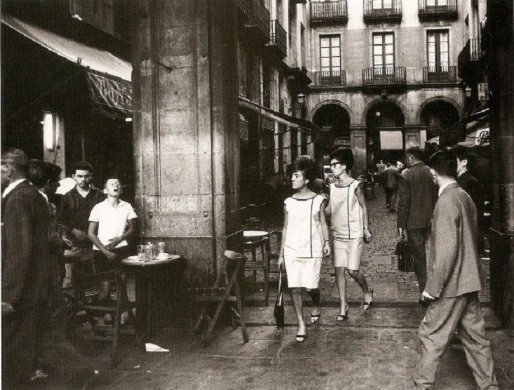 Two Ladies on the Plaza Real Square, Barcelona 1962