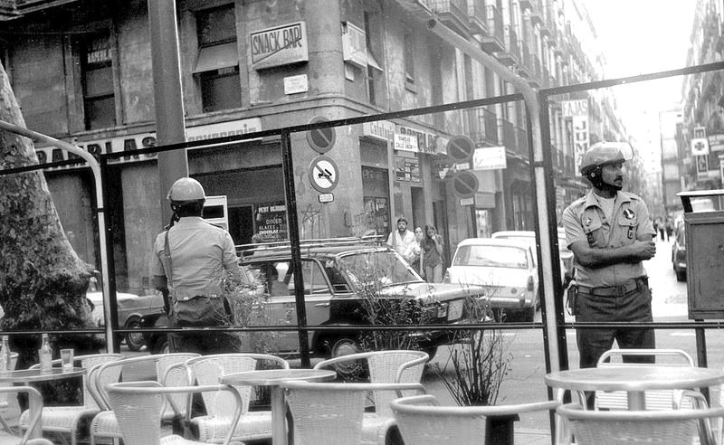 Police in the branches, Barcelona, 1979.