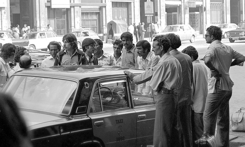 Immigrants around the tax, Barcelona, 1979.