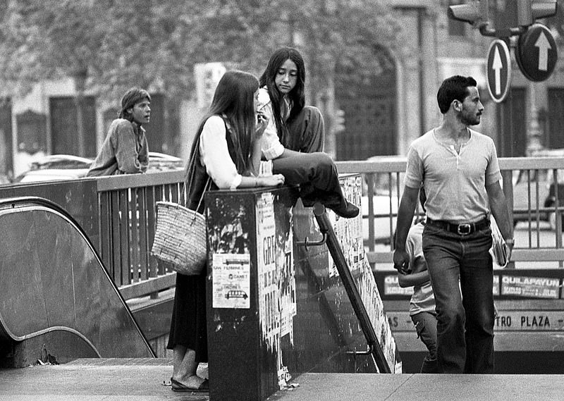 Young people at the exit of the metro. Barcelona 1977