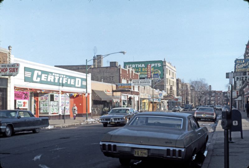 North Paulina Street just north of Howard Street, 1975