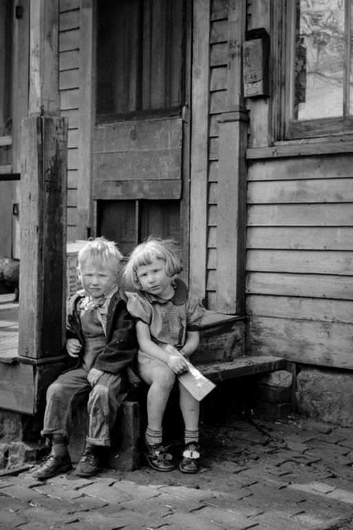 Children living in the river bottoms shacktown in Dubuque. 1940.