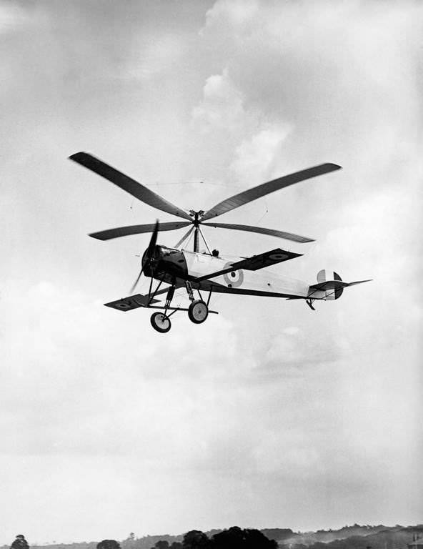 A British test pilot flies a Ciervas C-30 autogyro. 1926.