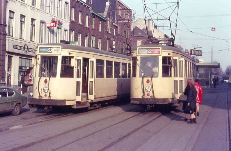 Motorcar 10279 on route Nº 93 and 10269 on route Nº 82 at the terminus 'Eden', on the Boulevard Jaques Bertrand, Charleroi.