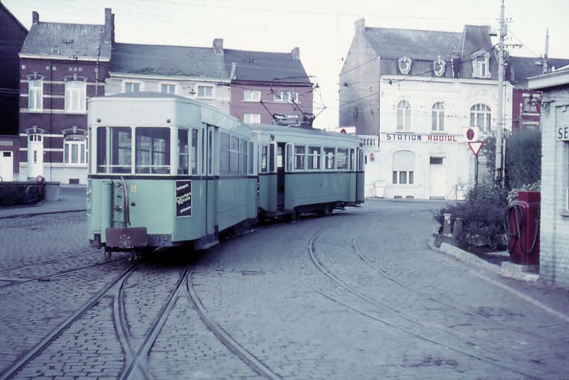 Trailer 11 + motorcar 448 are shifting at the depot Châtelet, Charleroi.