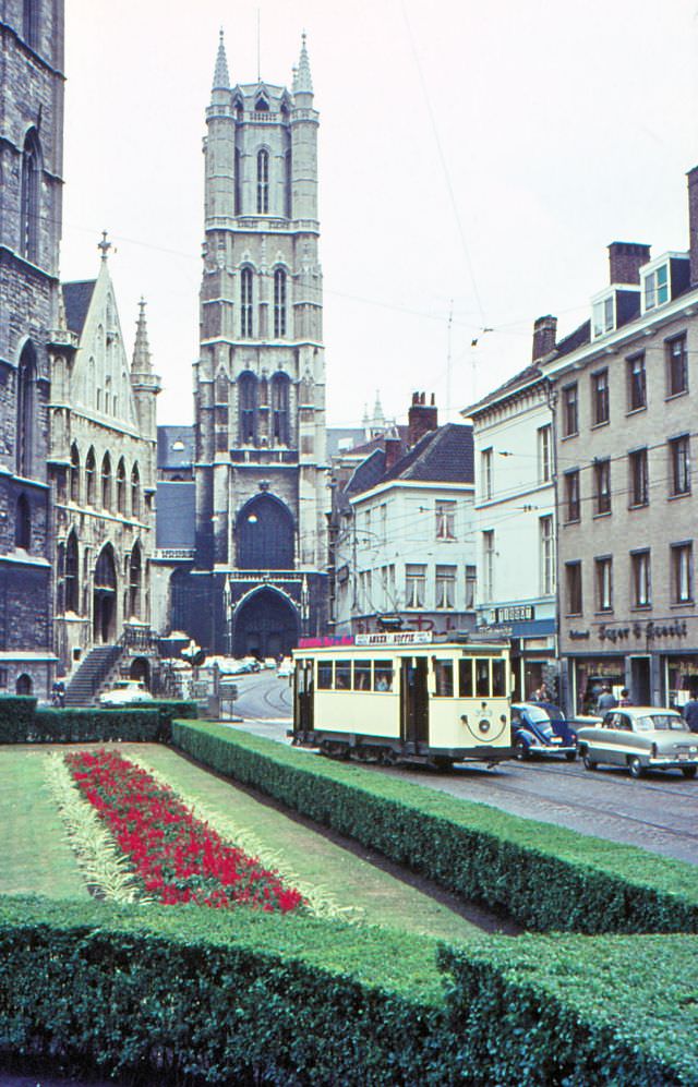 Motorcar 320 on route Nº 1 towards Moscou, just passed Gravensteen (old castle and landmark), Ghent.