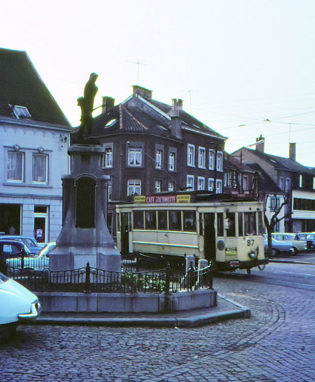 Motorcar 87 on route Nº 1 near Renoupré, Verviers.