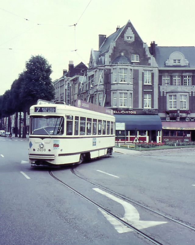 PCC car 2038 on route Nº 7 has just left the terminus Mortsel, Antwerp.
