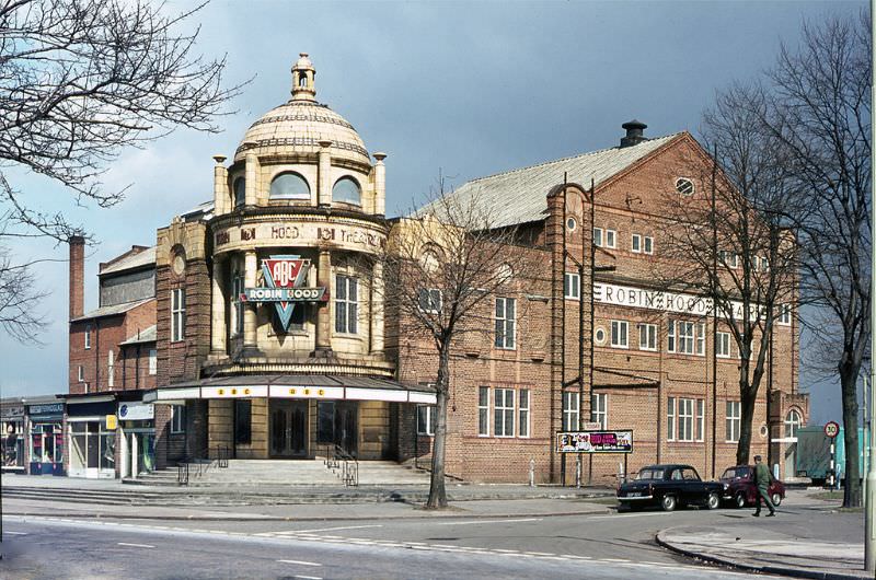 The Robin Hood Cinema on the corner of Stratford Rd. and Ingestre Rd., Hall Green, Birmingham