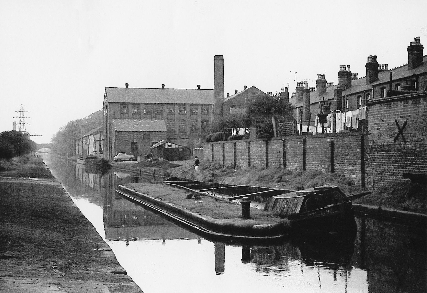 Tame Valley canal at the rear of Leamington Road, Salford Bridge, in 1967.