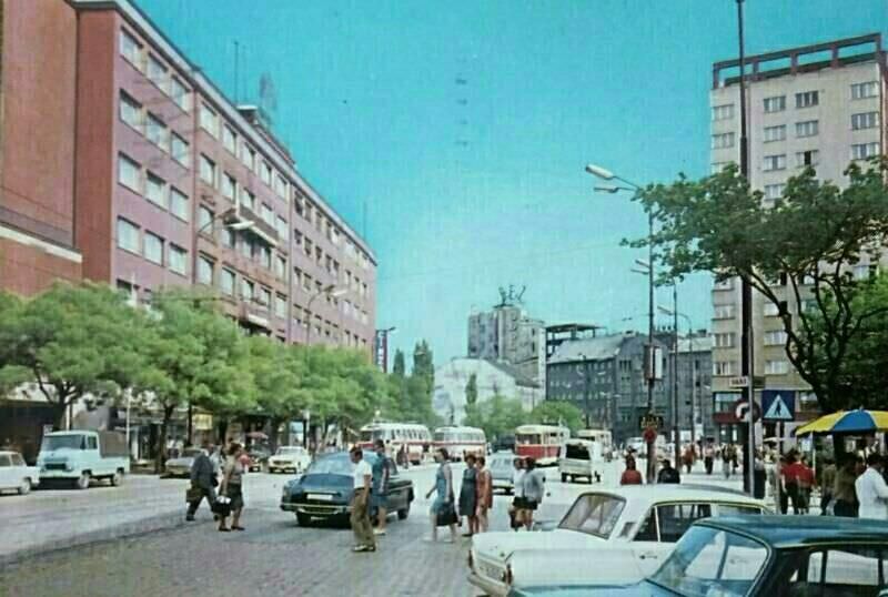 Slovak National Uprising Square, 1971