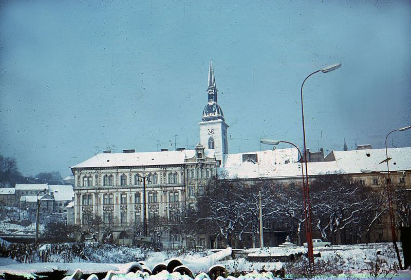 Reconstruction in connection with the construction of a bridge over the Danube, 1971