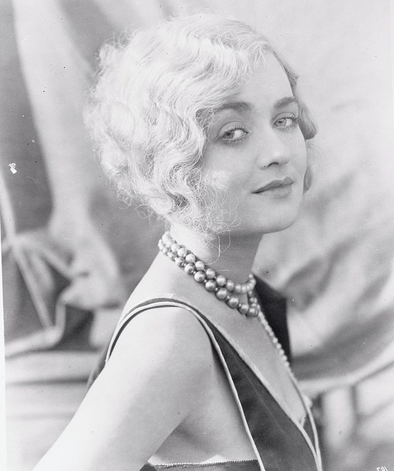 Constance Bennett, 1925.