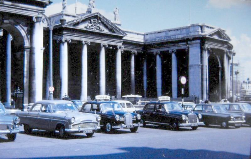 College Green, 1964