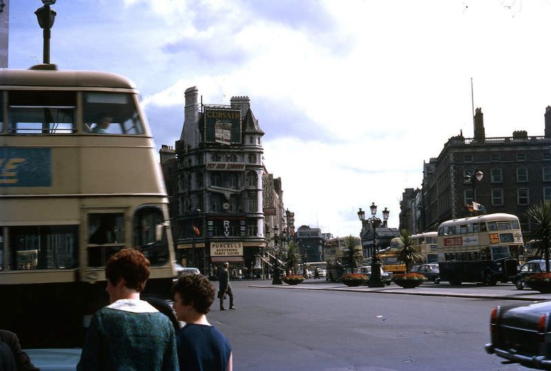 The O'Connell Bridge, looking South, towards D'Oliver Street, Dublin, August 1969