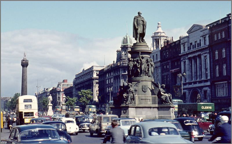 O'Connell and Nelson Pillar, July 1963