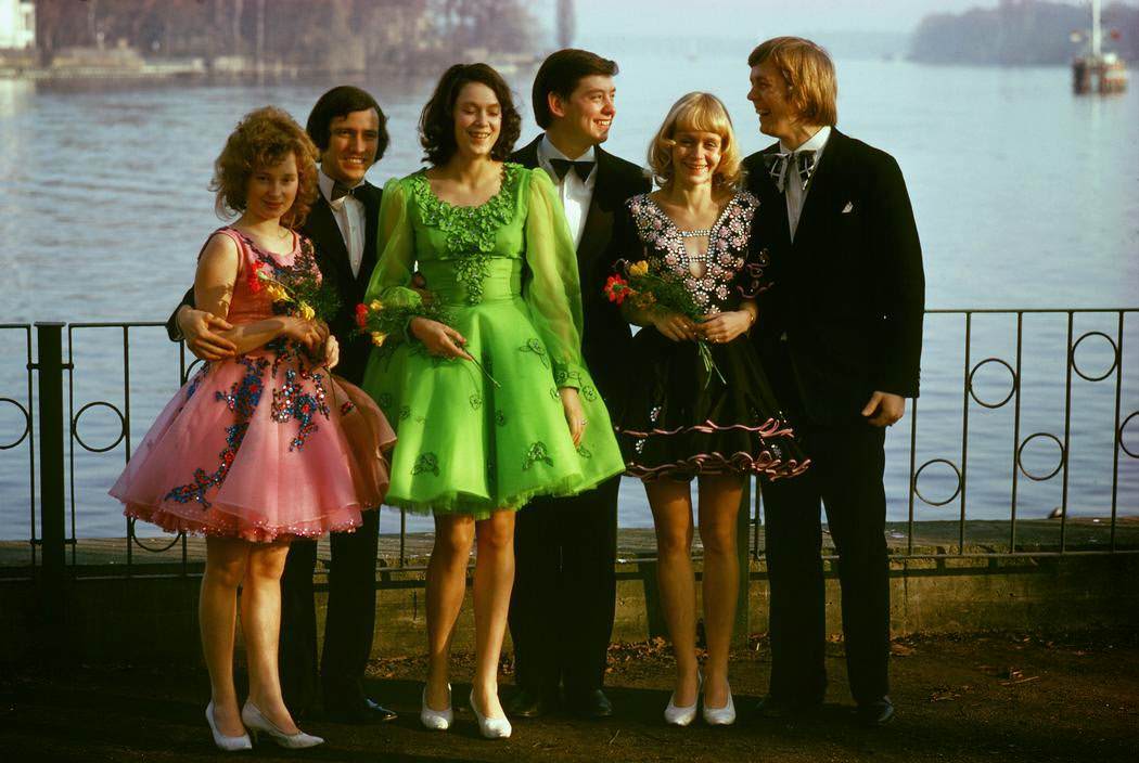 Tournament dancers are dressed up before a contest in Berlin-Guenheide. East Berlin, 1974