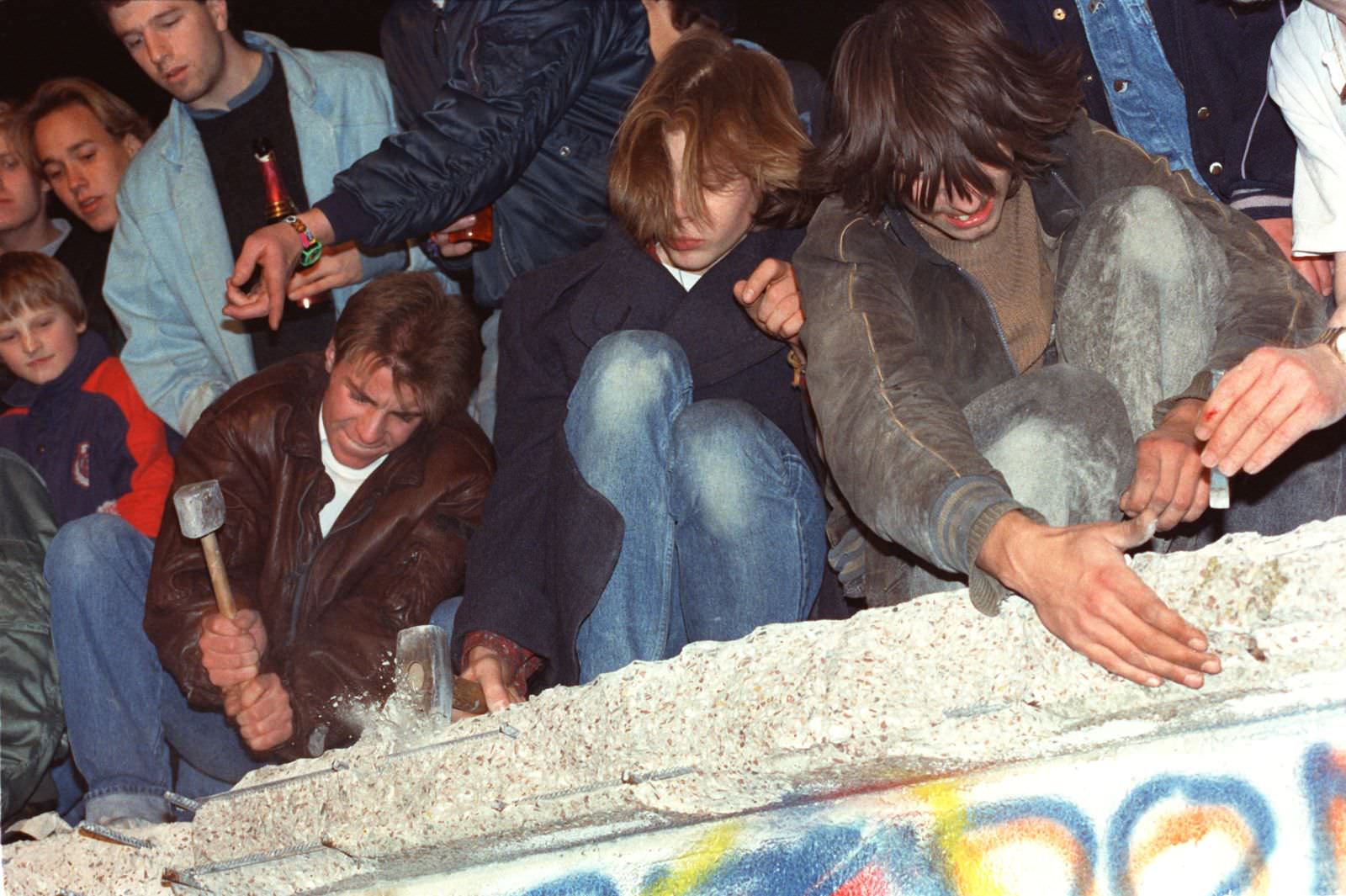 On November 9, 1989, the East German government opened the country's borders with West Germany.