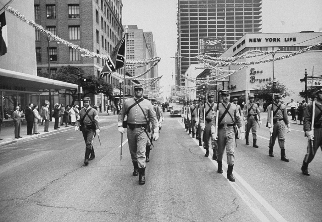 Funeral procession of Walter Williams, last confederate soldier who died at 117 years old.