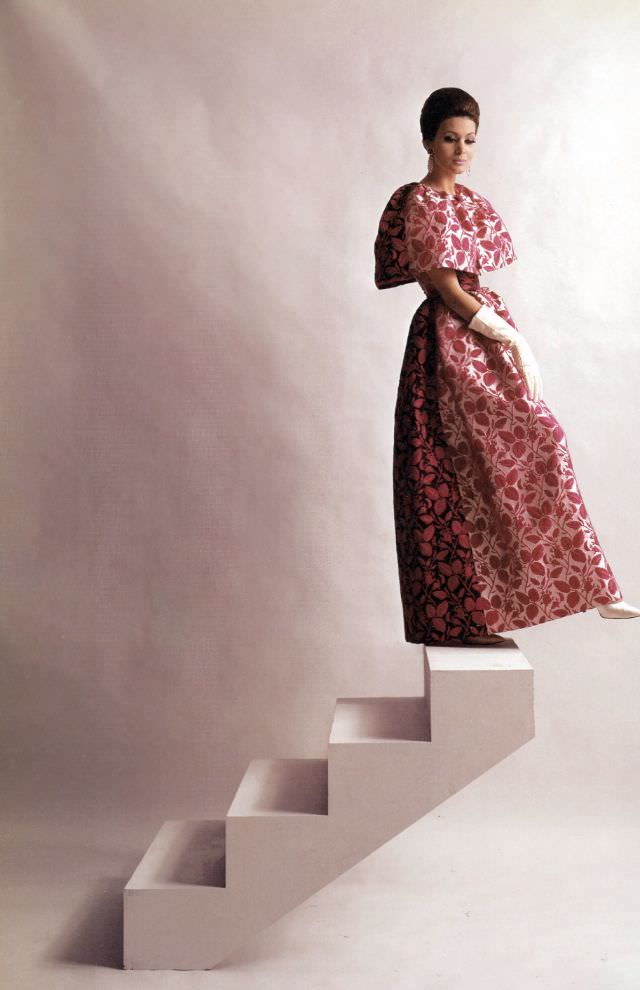 Isabella Albonico. Harper's Bazaar, 1960