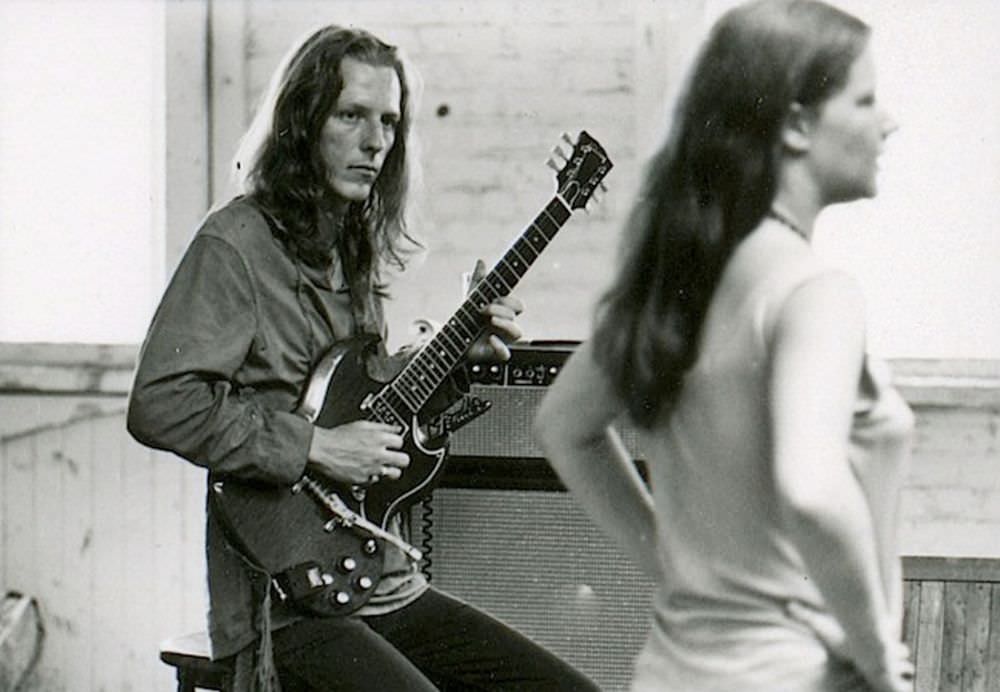 Before Janis Joplin jined the group in June 1966, lead guitarist James Gurley has been the group’s most popular member.