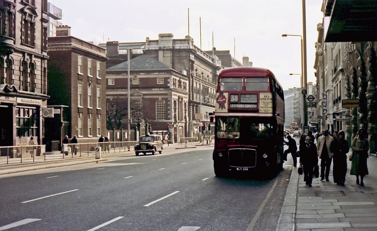 Piccadilly on 19th April 1975