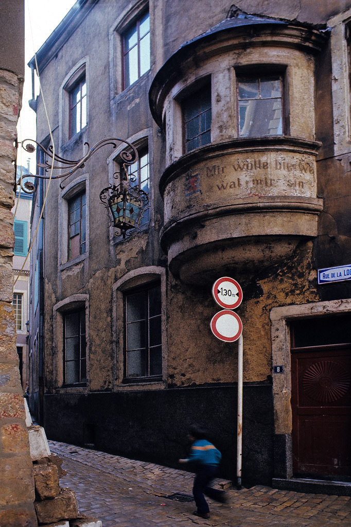 Mir wëlle bleiwe wat mir sinn (We want to remain what we are), Fëschmaart (“Fish market”), Luxembourg City, Jan 1972